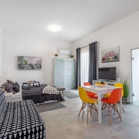 Apartment Tara & Ana Pula Exterior photo
